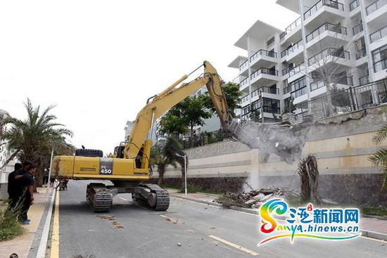 三亚拆除违建“金阳光小区”